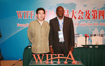 CEO of SHIPPINGCHINA, Mr. Kang Shuchun is taking picture with African delegates